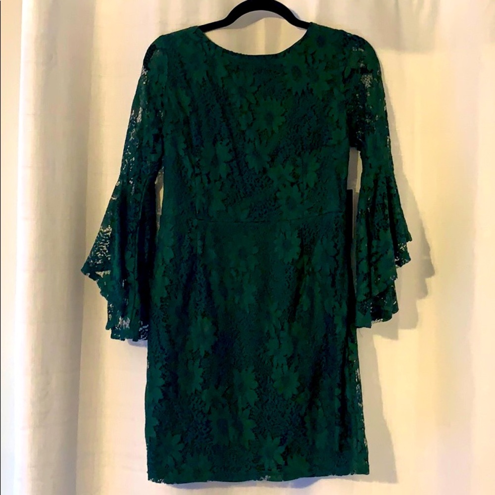 NWT LULU’s GREEN LACE MINI DRESS